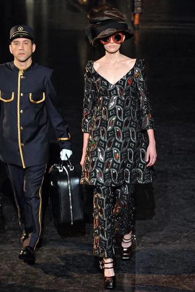 Look 27